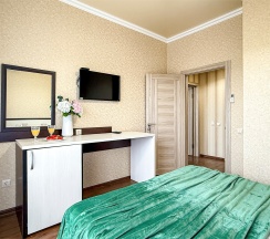 Двухкомнатный люкс в Милана