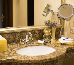 Двухкомнатные апартаменты с одной спальней в The Rooms Boutique Hotel