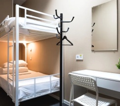 Кровать в общем номере в Just inn