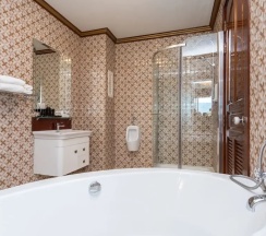 Одноместный люкс с видом на бассейн в Erawan Hotel