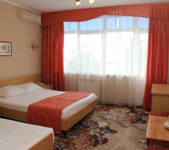 Трёхместный номер Standard с балконом и с видом на море в Шторм