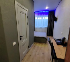2-местный номер улучшенный с 1 двуспальной кроватью в Hotel Plaza+