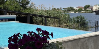 Три Протока: Коттедж Fazenda