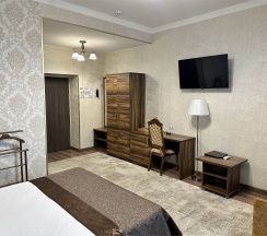 Делюкс в Петровский