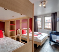 Четырёхместный номер Standard в MEININGER Hotel München City Center