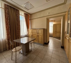 Коттедж Дуплекс с балконом и с красивым видом из окна в Dipservice hall