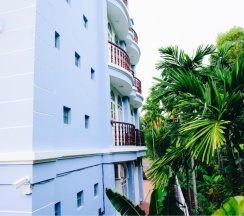 Двухместный номер Standard с видом на озеро двуспальная кровать в Mui Ne Alena Bungalow Hotel