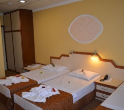 Трёхместный номер Standard с балконом в Ayvalik Palas Hotel
