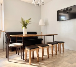 Семейный коттедж с красивым видом из окна в На прудах