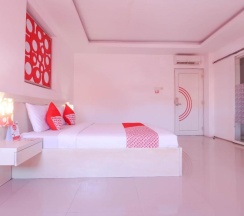 Люкс Deluxe в OYO 1489 Simona Hotel
