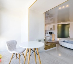 Апартаменты с балконом и с красивым видом из окна в BedAndRest