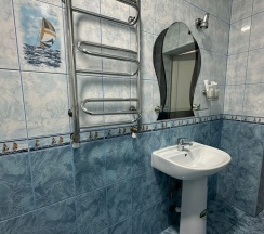 Стандартный трехместный номер в Николаевский