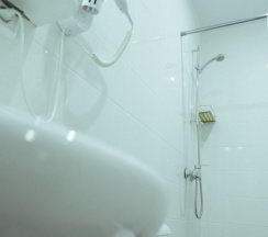 Двухместный номер (без окна) с 1 кроватью в Geleon