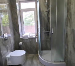 Улучшенный номер с двумя односпальными или двуспальной кроватью в Владимирский