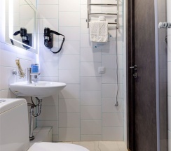 izzzi COMFORT с кондиционером и колонкой "Алиса" в izzzi 3* у Владимирской
