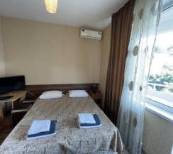 Трёхместный номер Standard с балконом и с красивым видом из окна в На Короткой