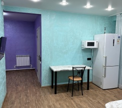 Апартаменты с балконом в Ужурская день и ночь