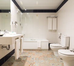 Трёхместный номер Standard в Legendary Porto Hotel