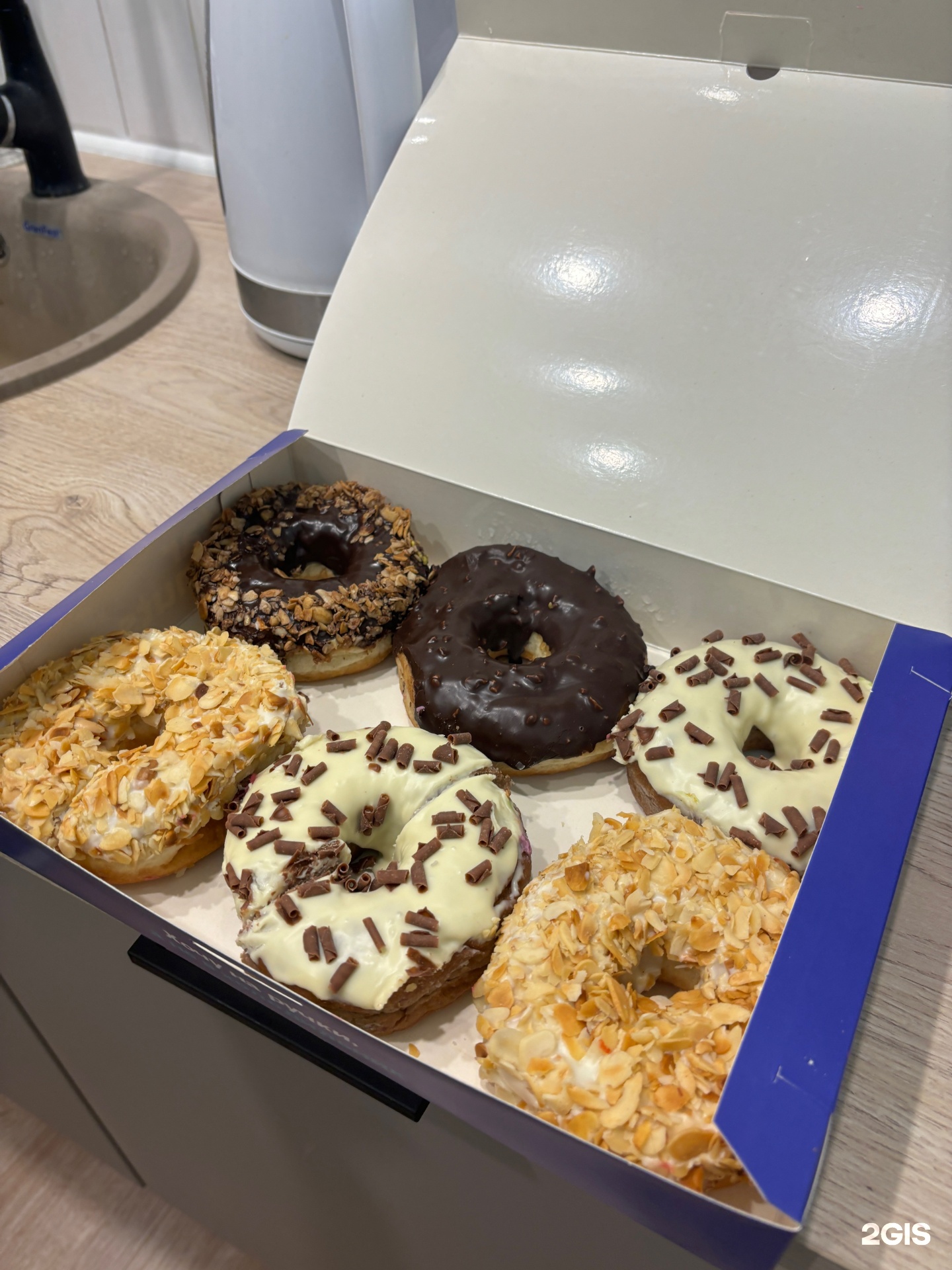 Star donuts, кафе-пекарня, Омега, проспект Космонавтов, 41, Екатеринбург —  2ГИС