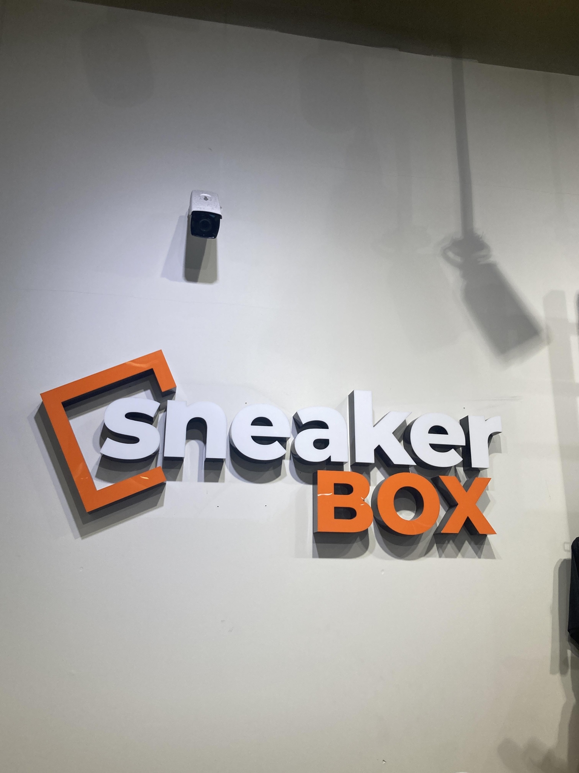 Sneakerbox, фирменный магазин, ТРЦ Гагаринский, улица Вавилова, 3, Москва —  2ГИС