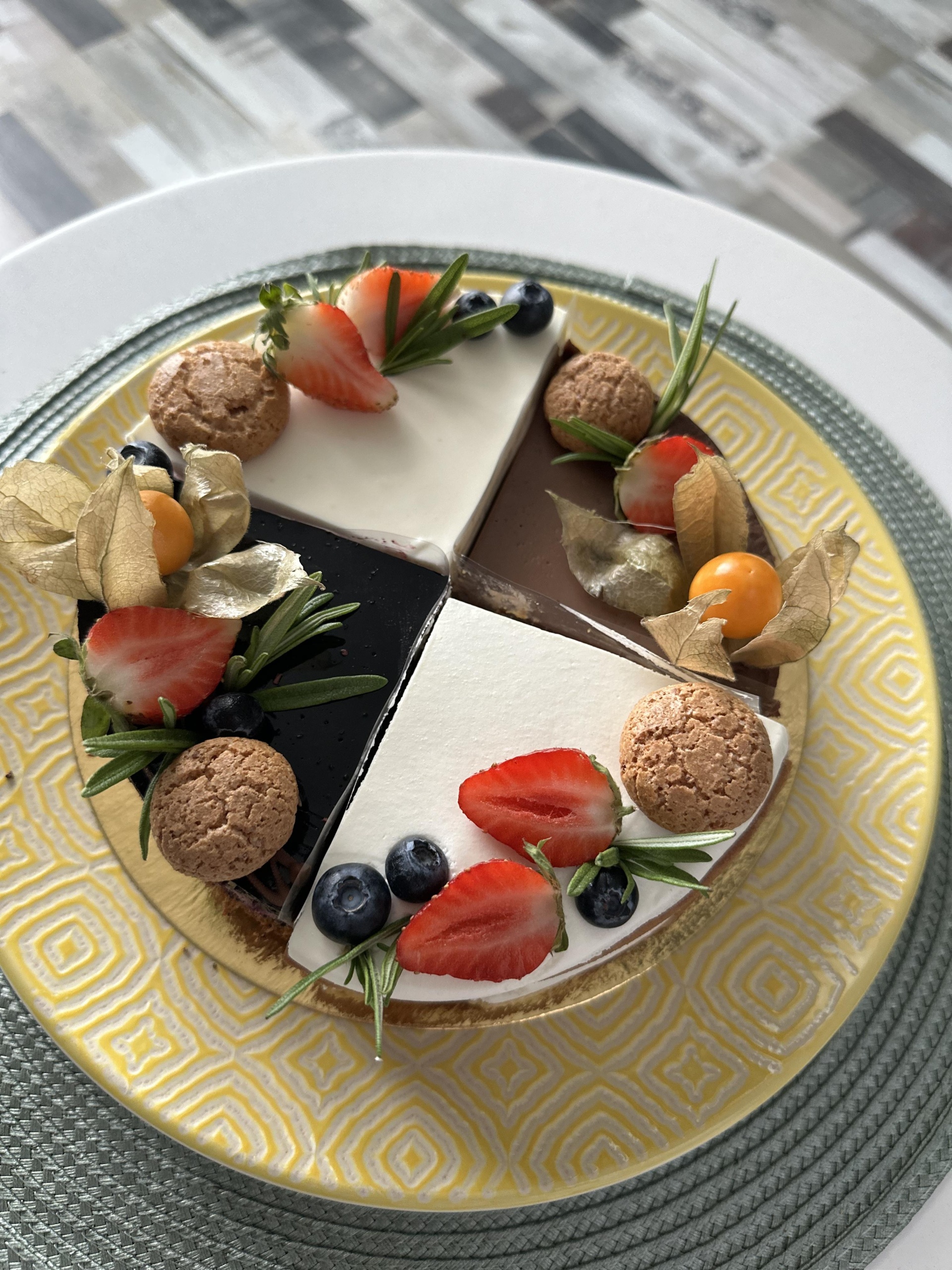 Кондитерская тараторкиных. Тараторкины торт пермь. Дом тараторкиных пермь. Тараторкины торт пермь. Кондитерский дом тараторкиных пермь.