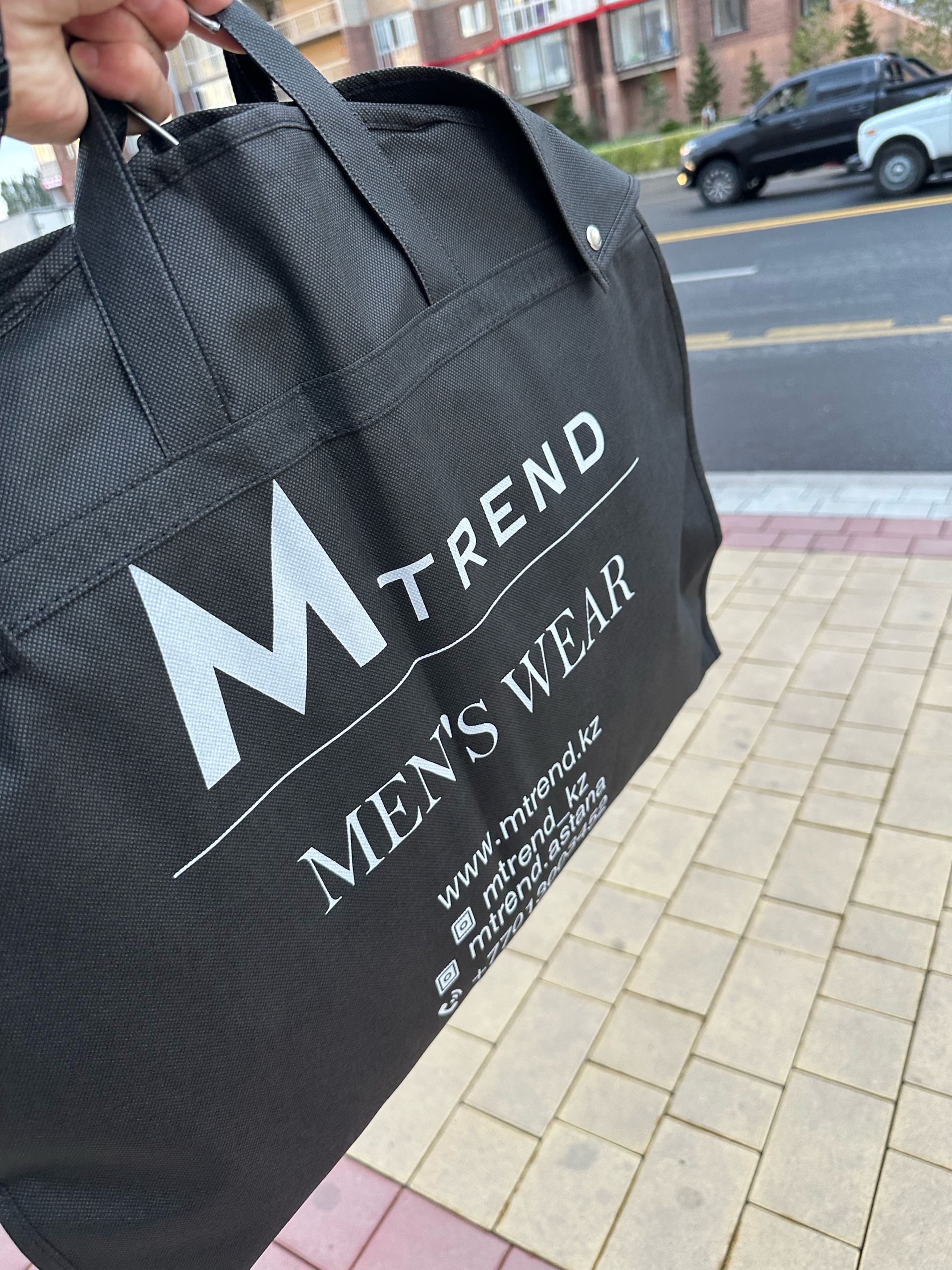 Үлкен тесіктері бар бөкселердің фотосуреттері