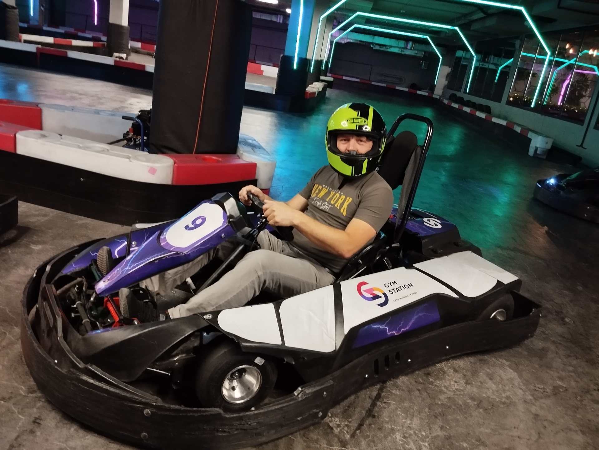 E-Kart, центр электрокартинга, ТЦ Свой, улица Ивана Попова, 64а, Киров —  2ГИС