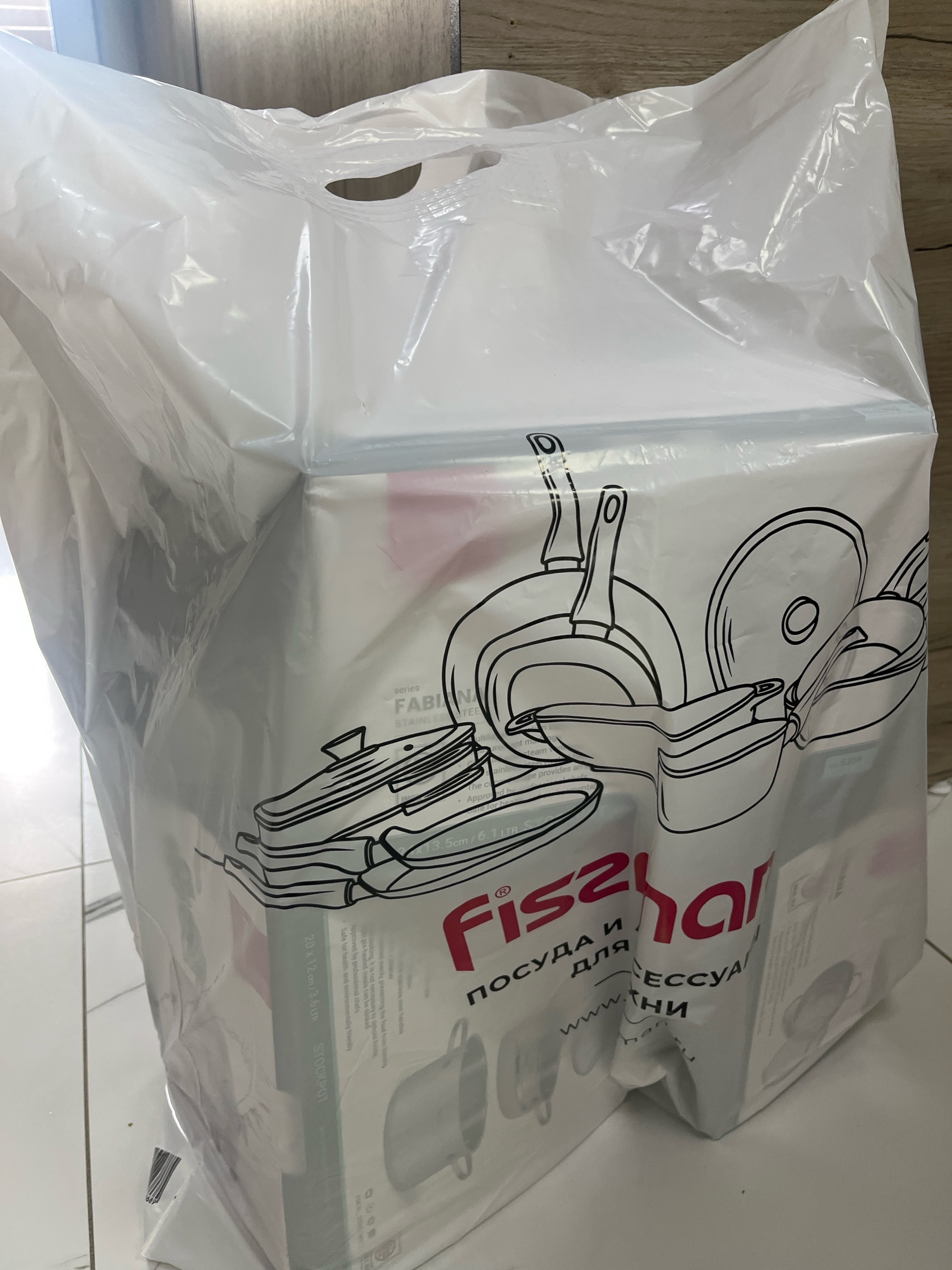 Ерлі-зайыптылардың әдемі порно видеосы Қол кісендері бар BDSM фотогалереясы