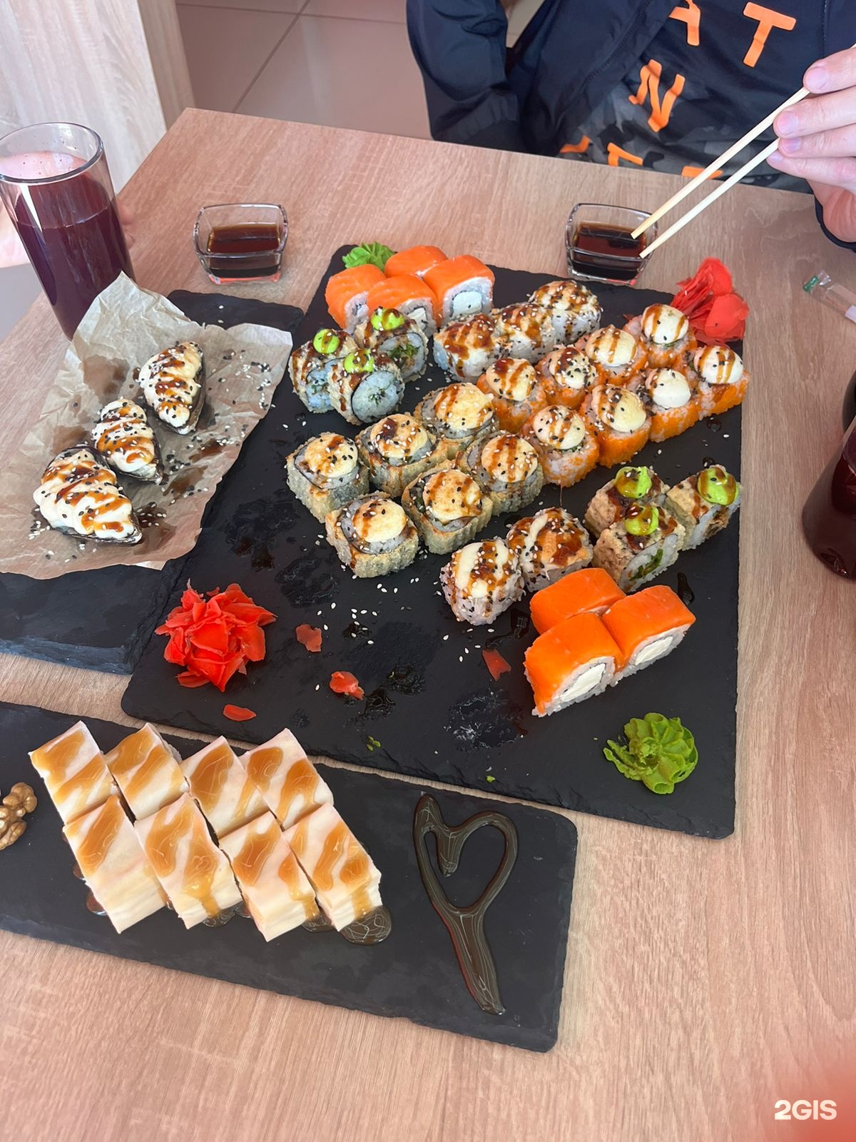 Sushi Moji, служба доставки суши и роллов, проспект Мира, 84в, Нижнекамск —  2ГИС