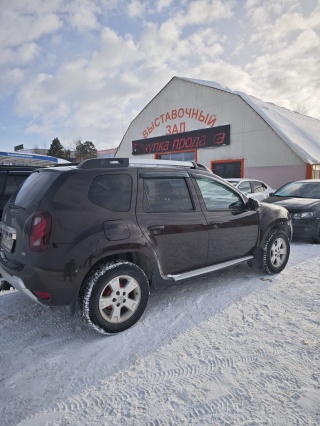 Пьер Вудманның аузындағы каммингінің порно видеосы