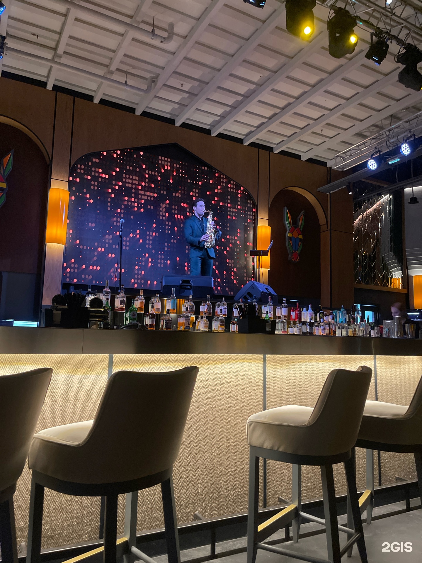 Xotin bilan ofisda havaskor jinsiy aloqa