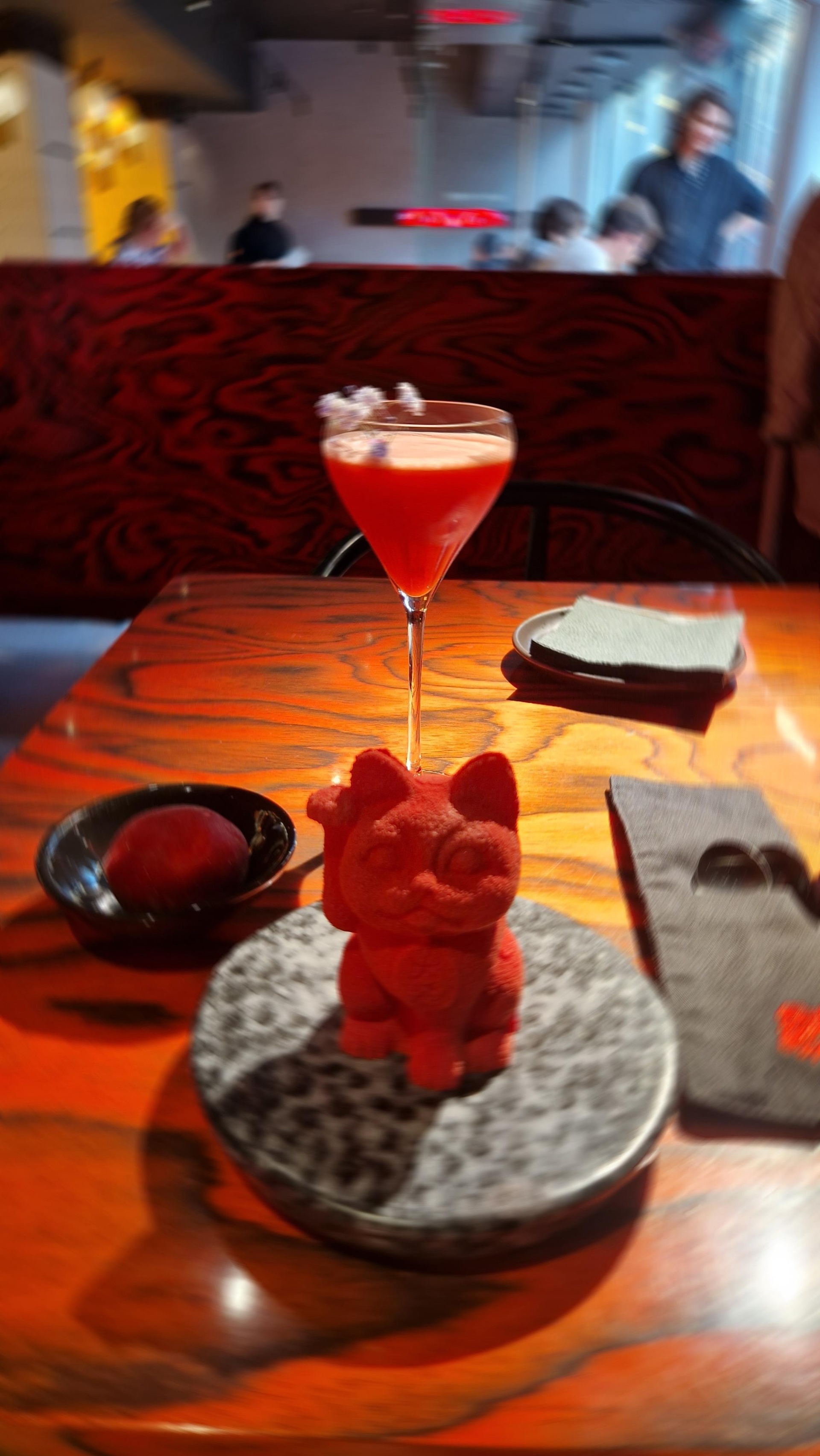 Якисоба с говядиной. Sumo izakaya ростов на дону. Ролл сыр чеддер чипсы креветка в кляре. Ростов-на-дону, будённовский просп. Сумо ростов ресторан.