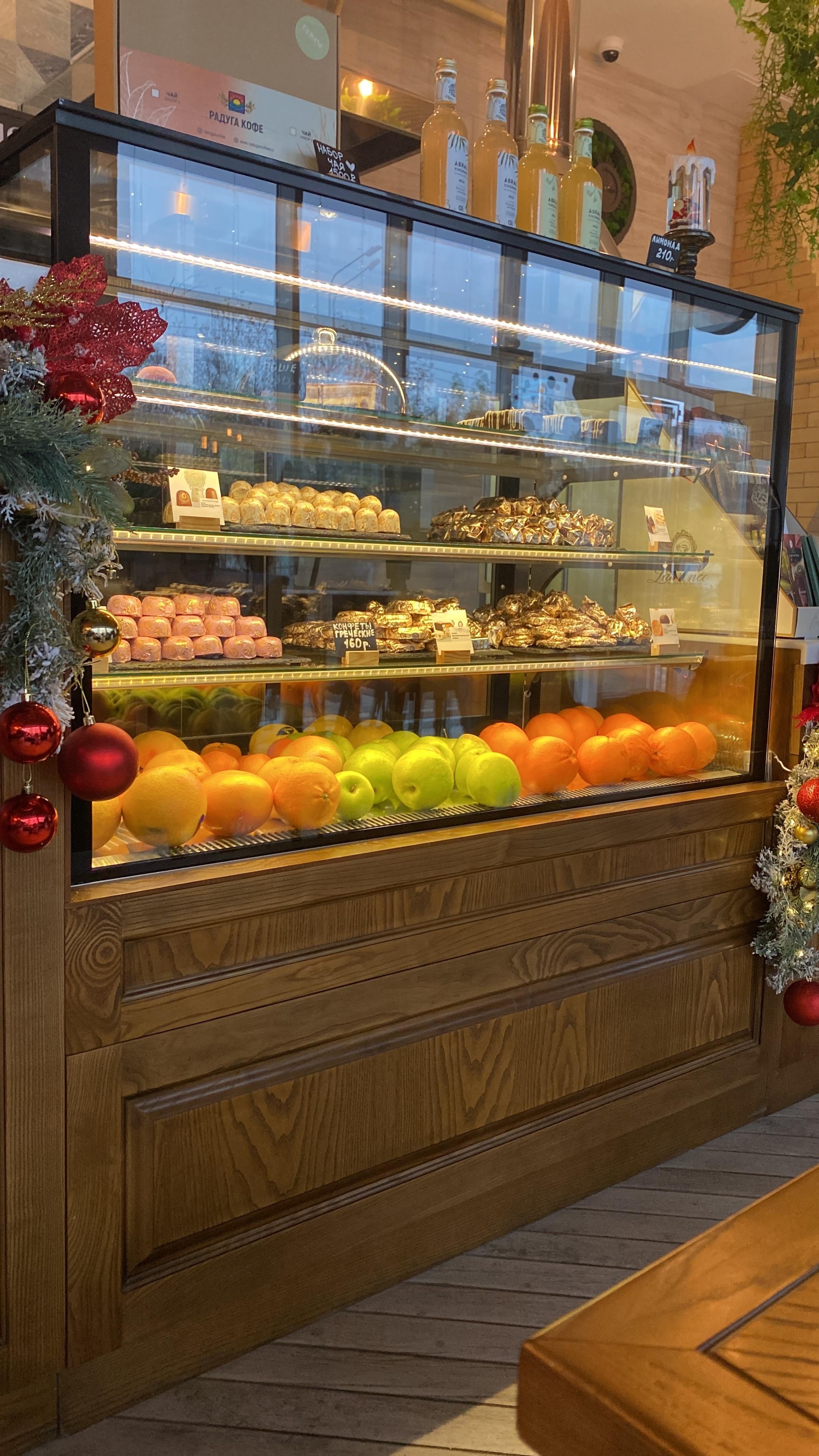 Cuisine Food Shop&Bakery, кафе, Домино, Пионерская, 2а, Новороссийск — 2ГИС