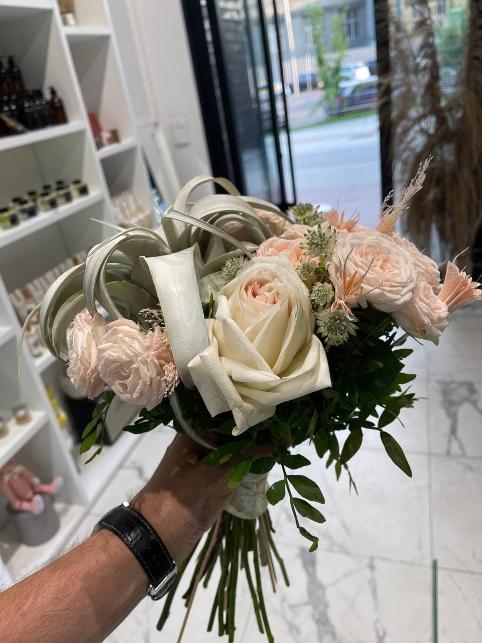 Venera flower shop, цветочный магазин, ЖК Пресня Сити, Ходынская улица, 2,  Москва — 2ГИС