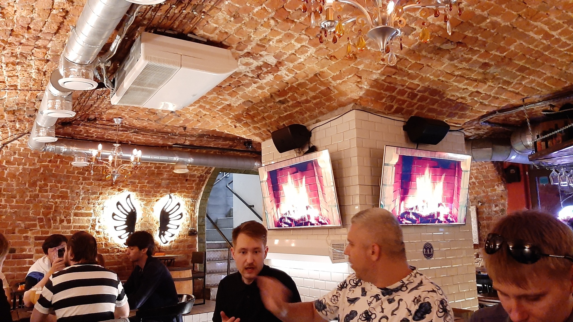 Craftland cultural bar, кафе-бар, улица Александра Солженицына, 17 ст1,  Москва — 2ГИС