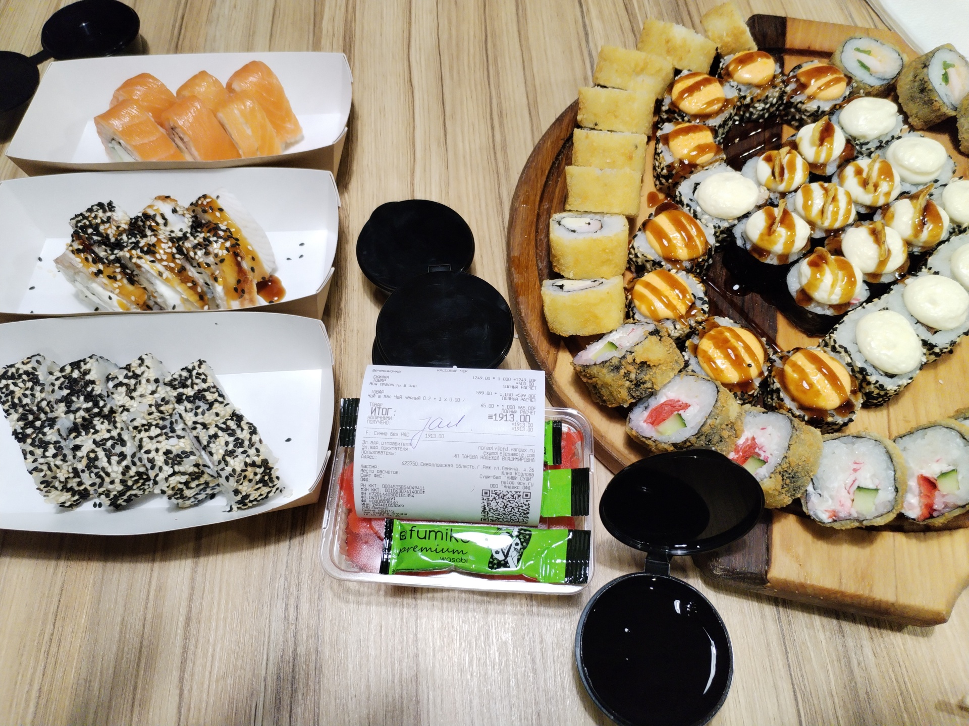 The company needs sushi: - Manager (ZP from 40000) Conditions: - Chart 2/2 , 3/3