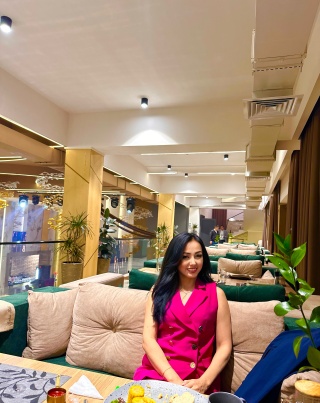 Менің кискамды жалап, сүй Елена Воробей порно