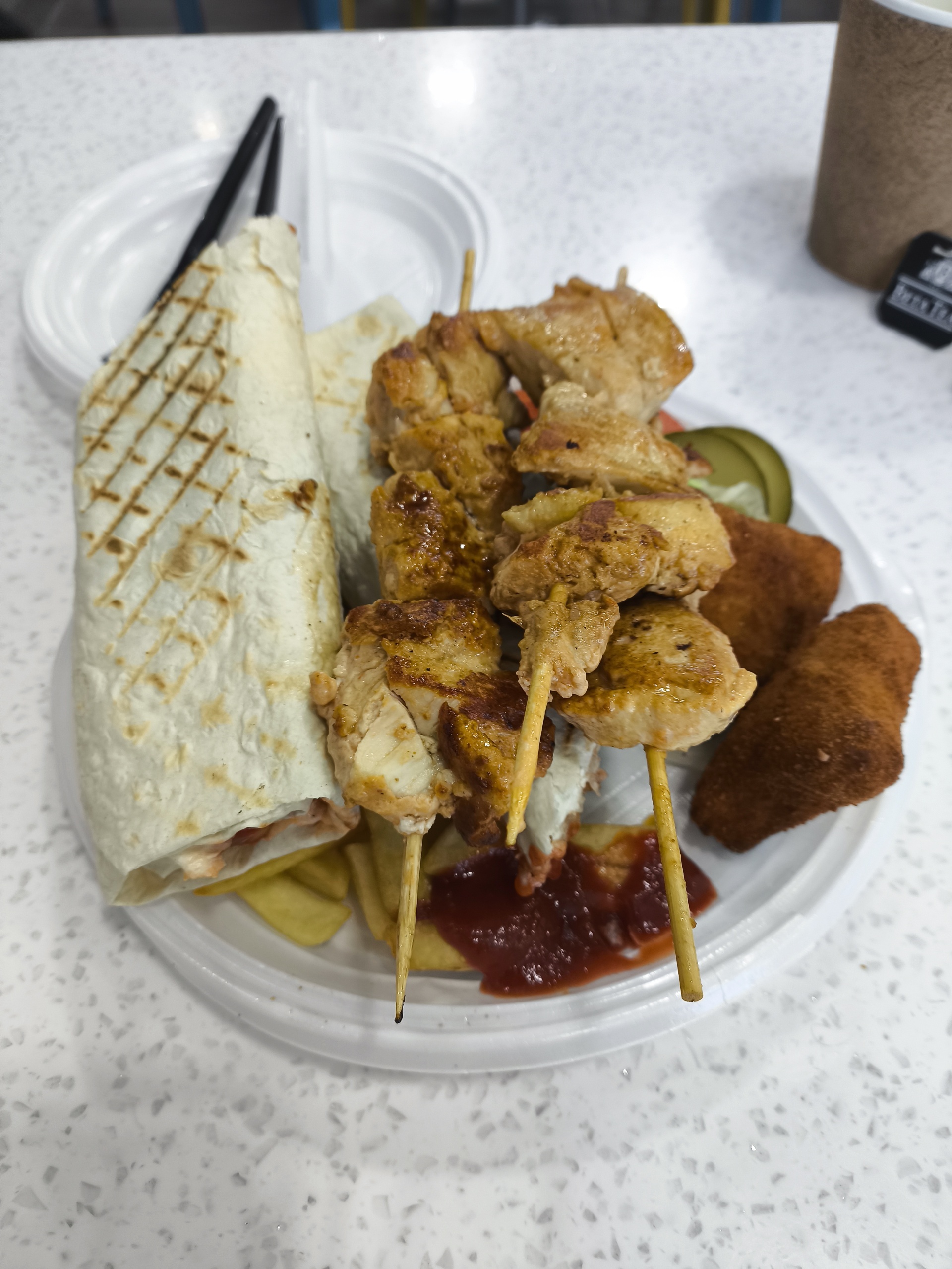 Запорожьедегі жезөкшелердің фотосуреттері сатылады