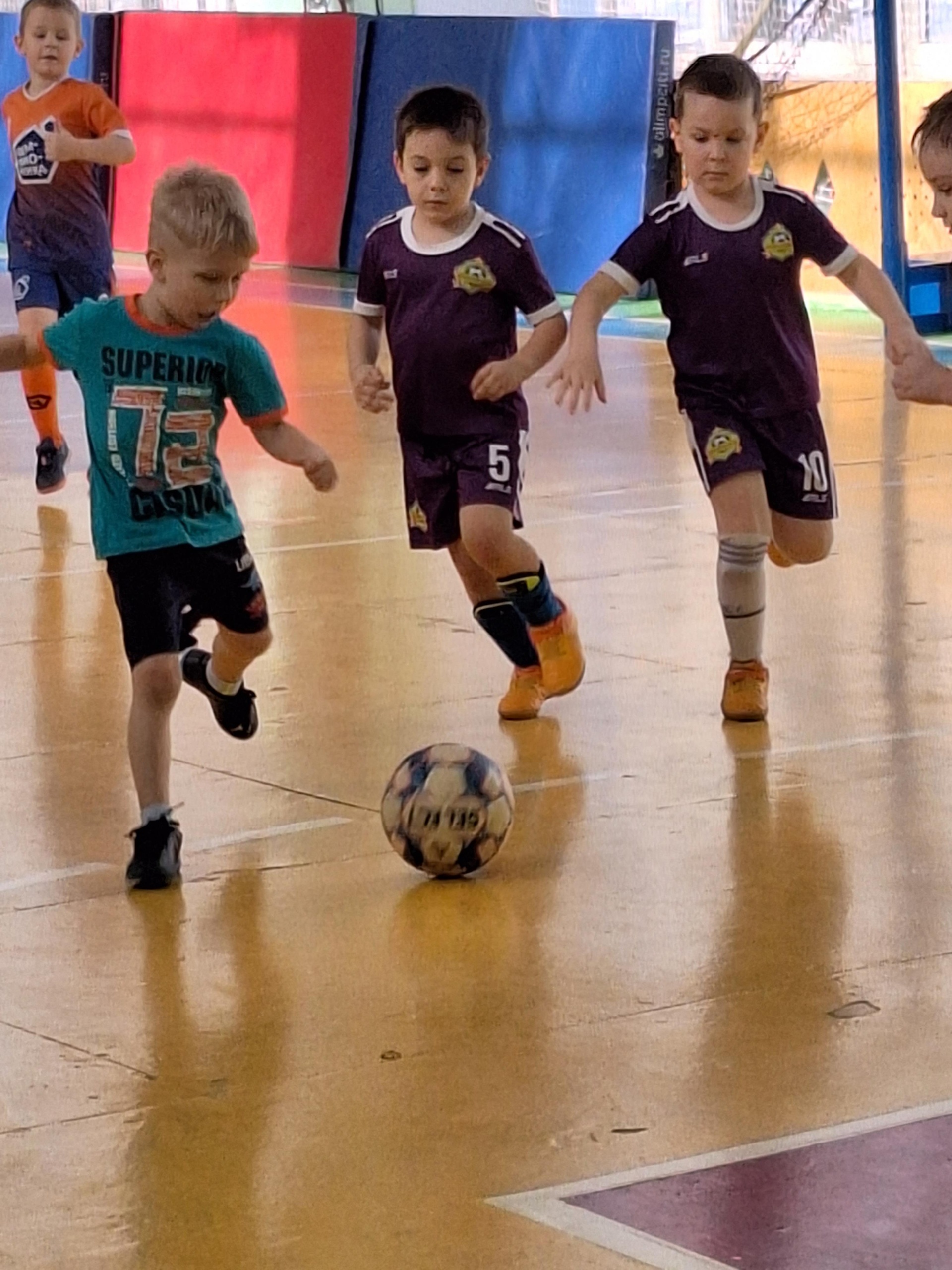 17/28, футбольная школа, Дом творчества, Советская, 8, Комсомольск-на-Амуре  — 2ГИС