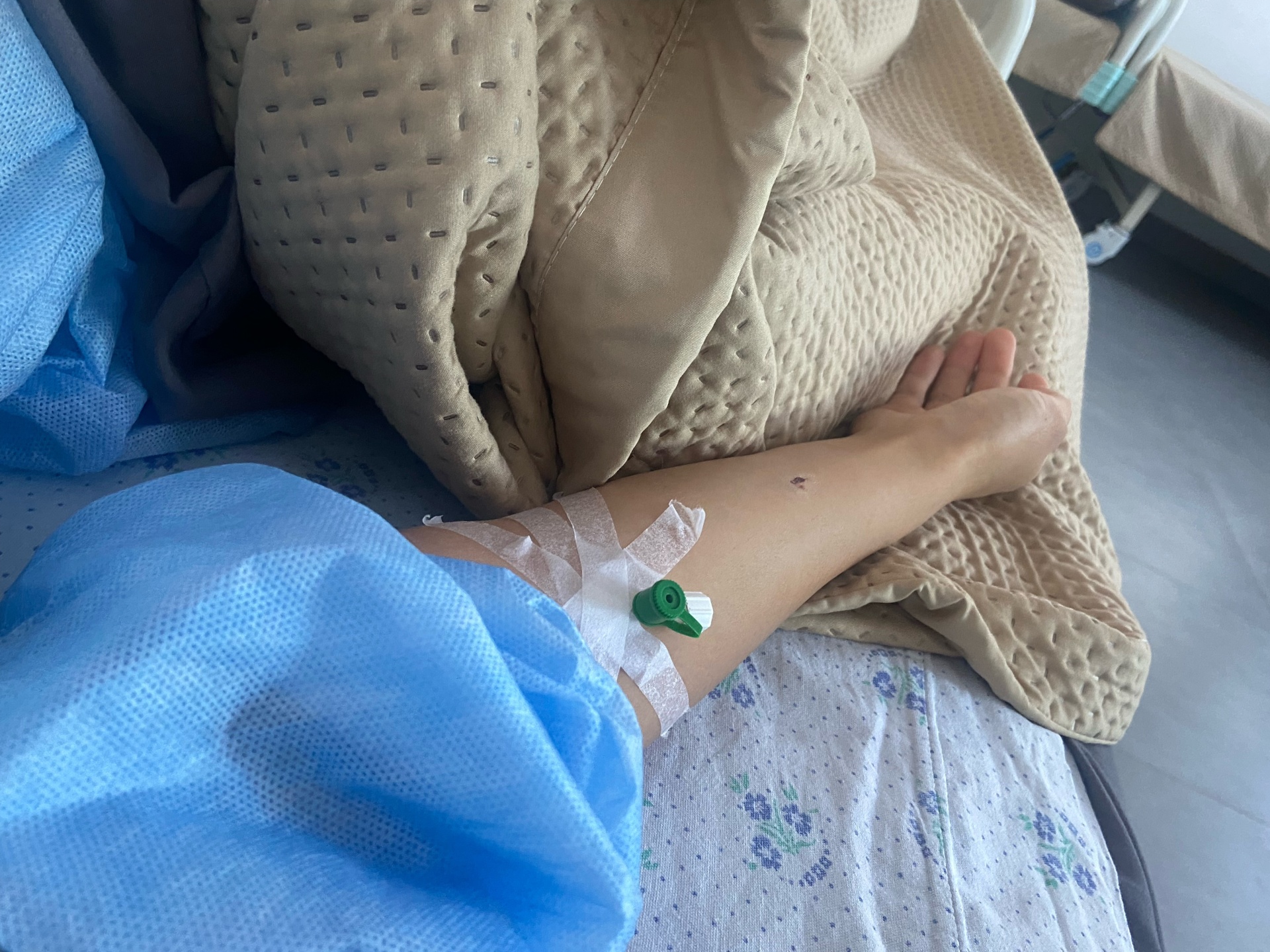 Тәтесі бар порно плижаник