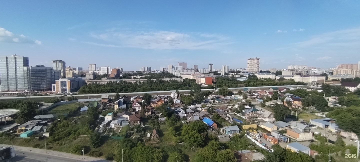 Дом с Колесом, культурный комплекс, Михайловская набережная, улица  Большевистская, 12Б, Новосибирск — 2ГИС