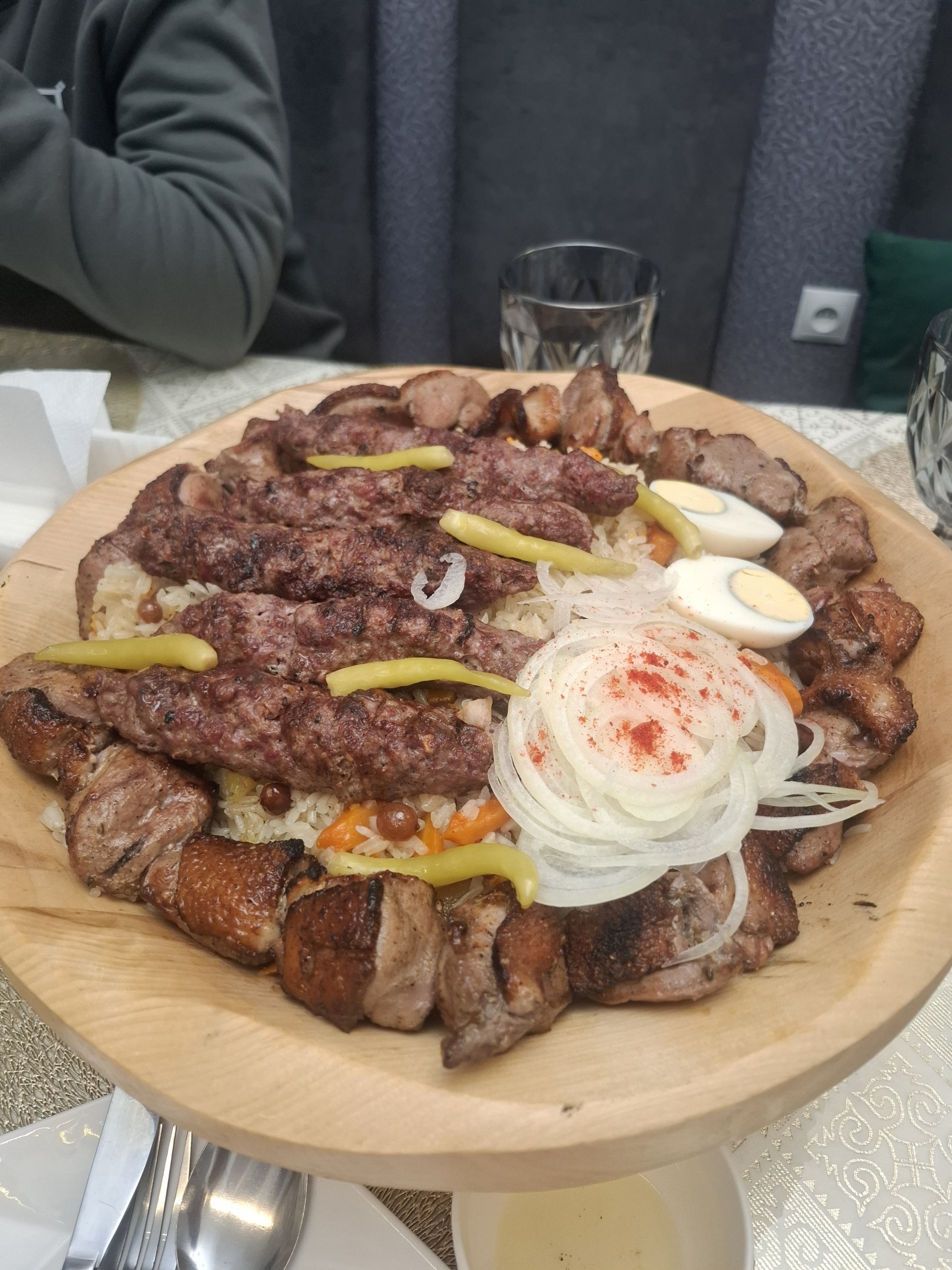 Киінетін бөлмеде жалаңаш