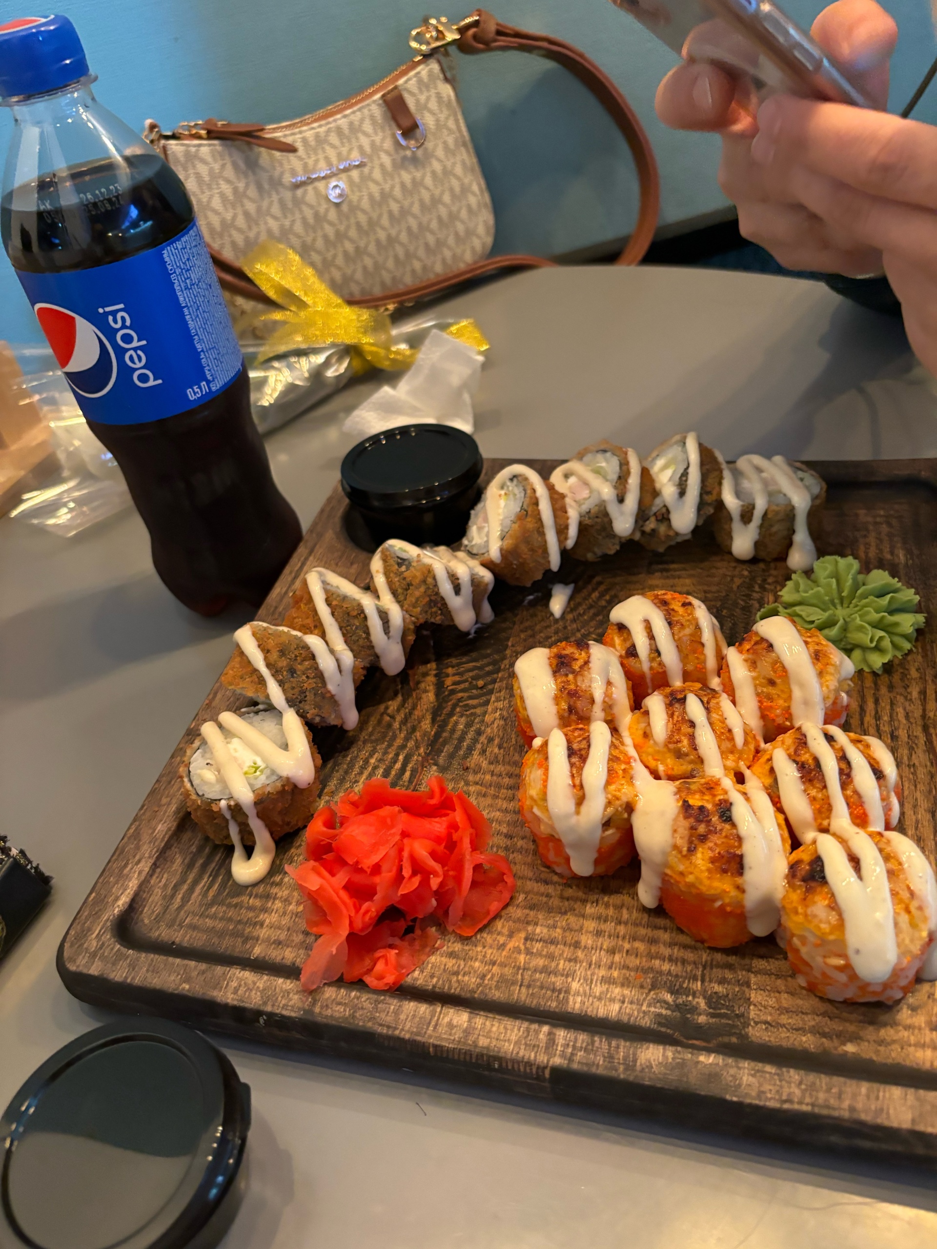 SushiWok , проспект Нурсултана Назарбаева, 222, Уральск — 2ГИС