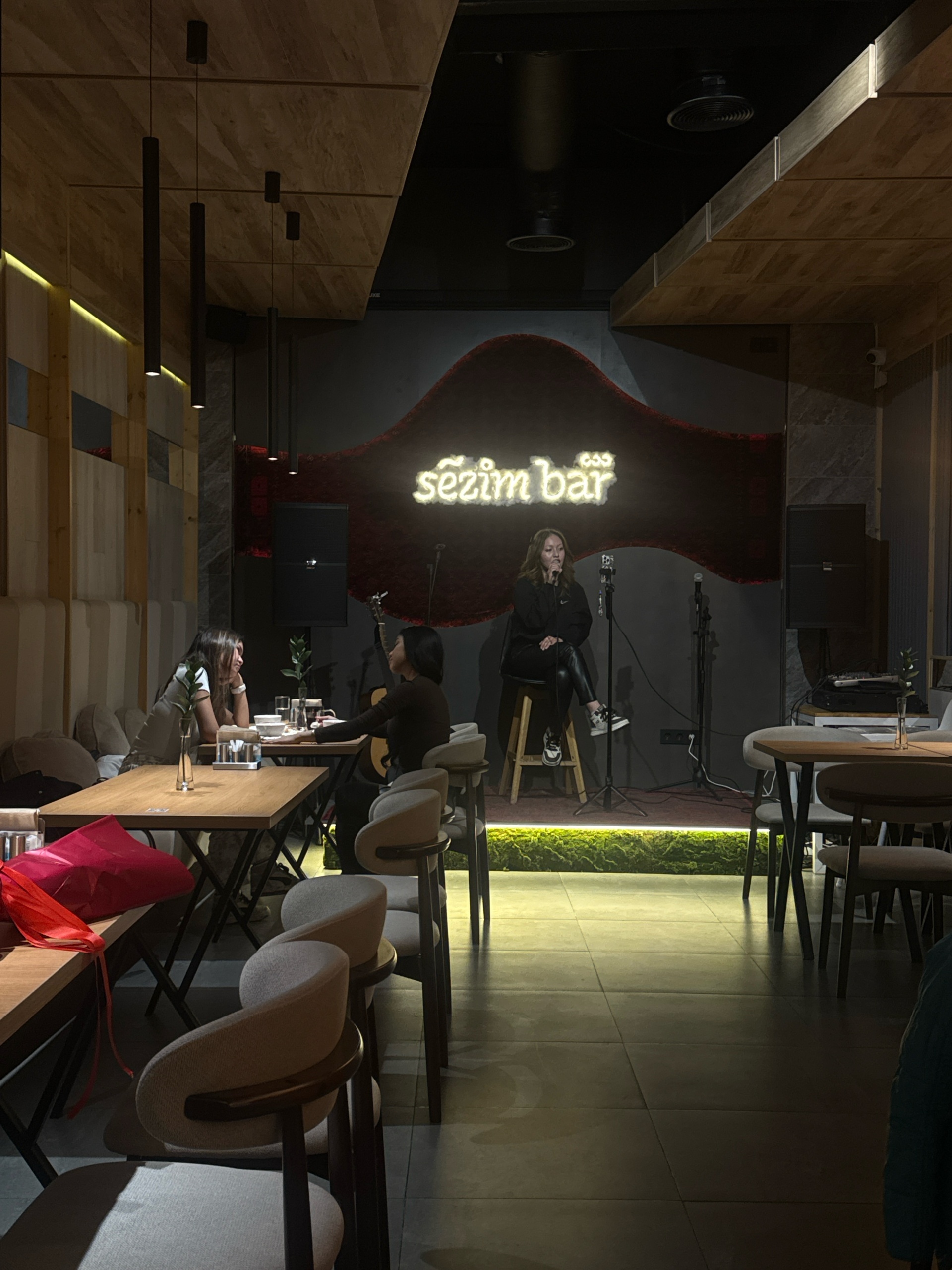 Әйелім мен досым мас күйінде жыныстық қатынасқа түскен