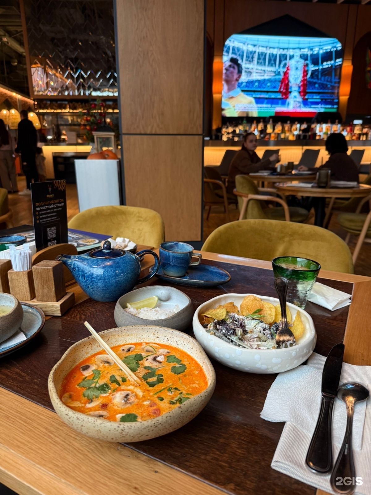 Xojayin xizmatchini sikdi (soat)