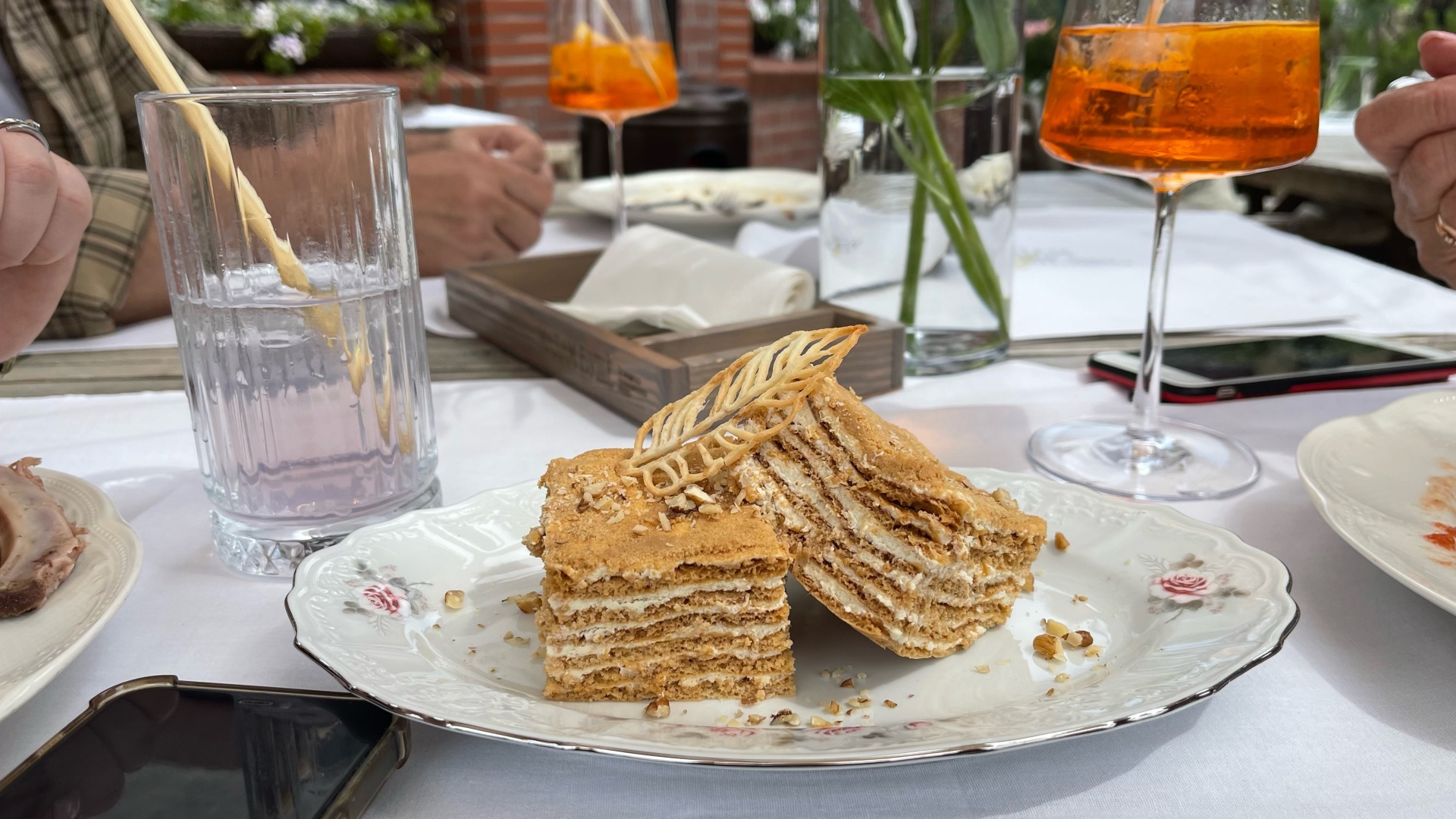 Мадам Буше, ресторан домашней французской кухни, Рыбная деревня,  Октябрьская, 2а, Калининград — 2ГИС