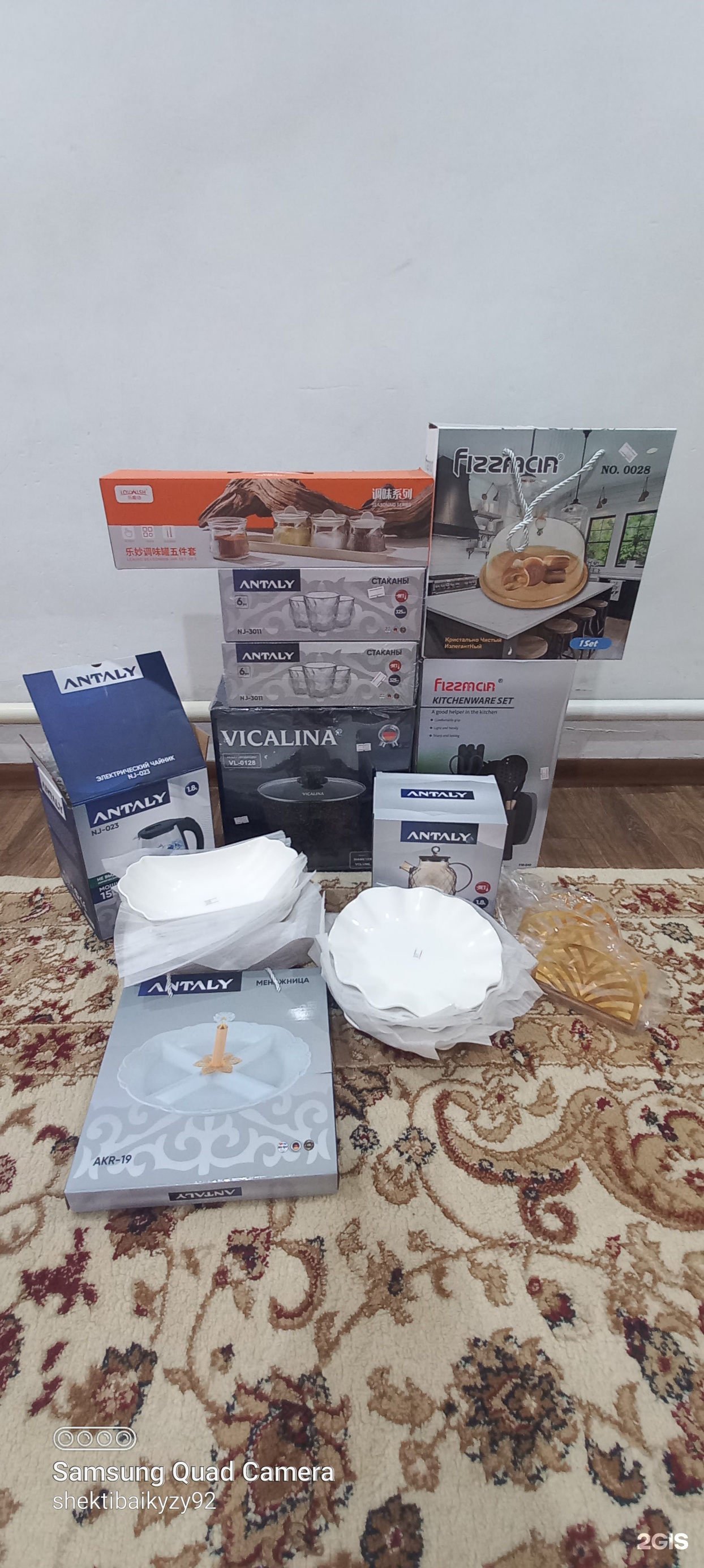 Ғашық әйелін трахает, күйеуі клиторды жалайды Ескі секс мультфильмдері