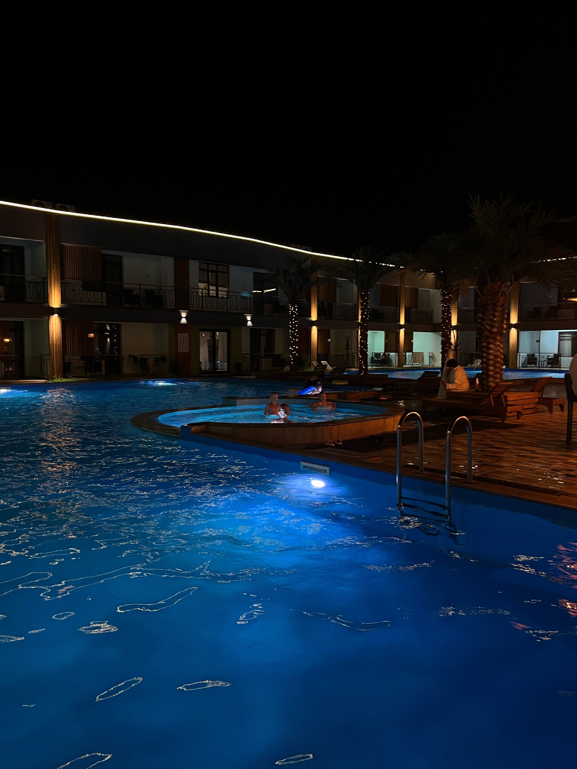 Фаустовадан келген жезөкшелер