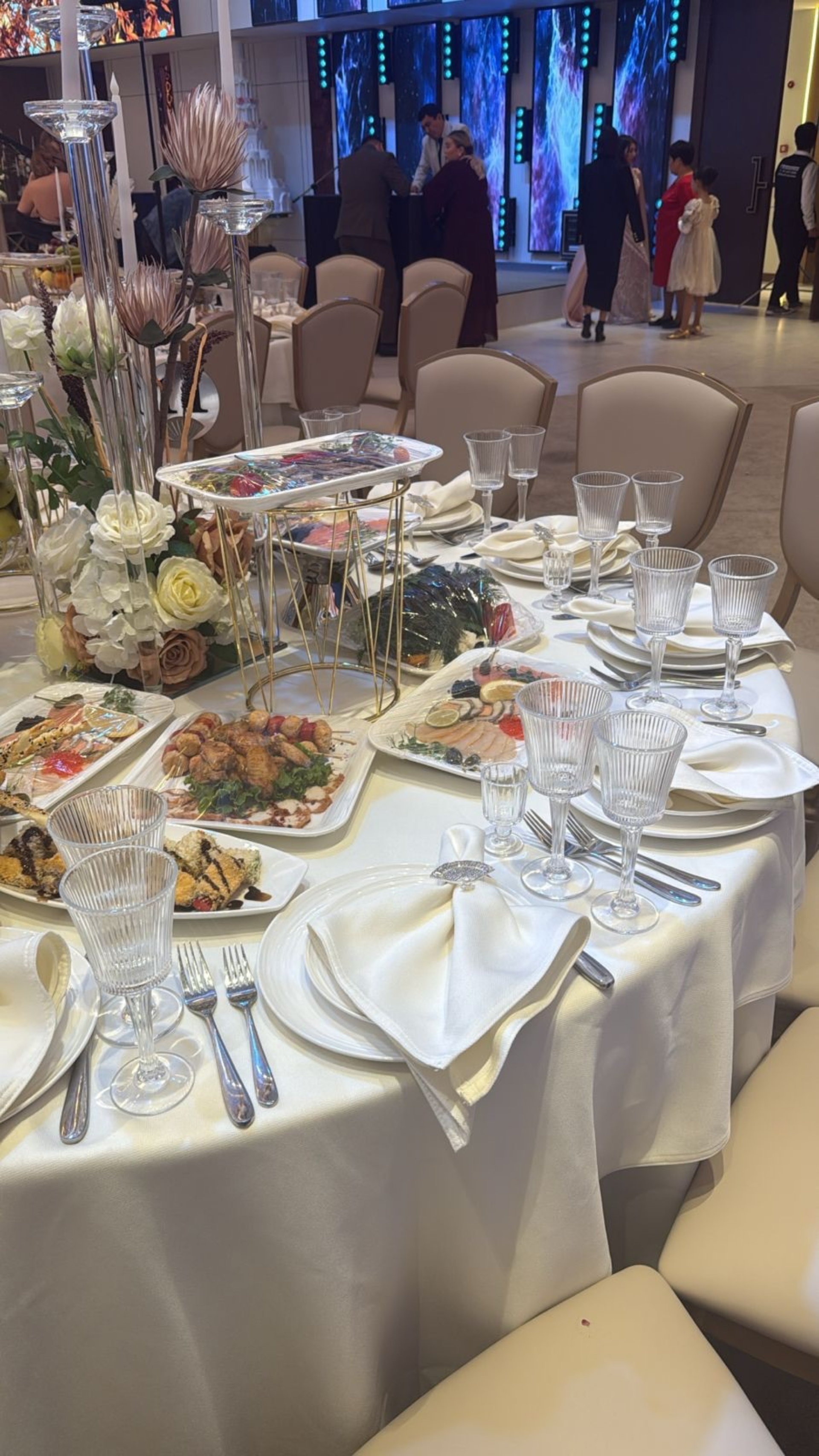 Әйелдер трусикиіндегі гастриттің жақыннан түсірілген суреті