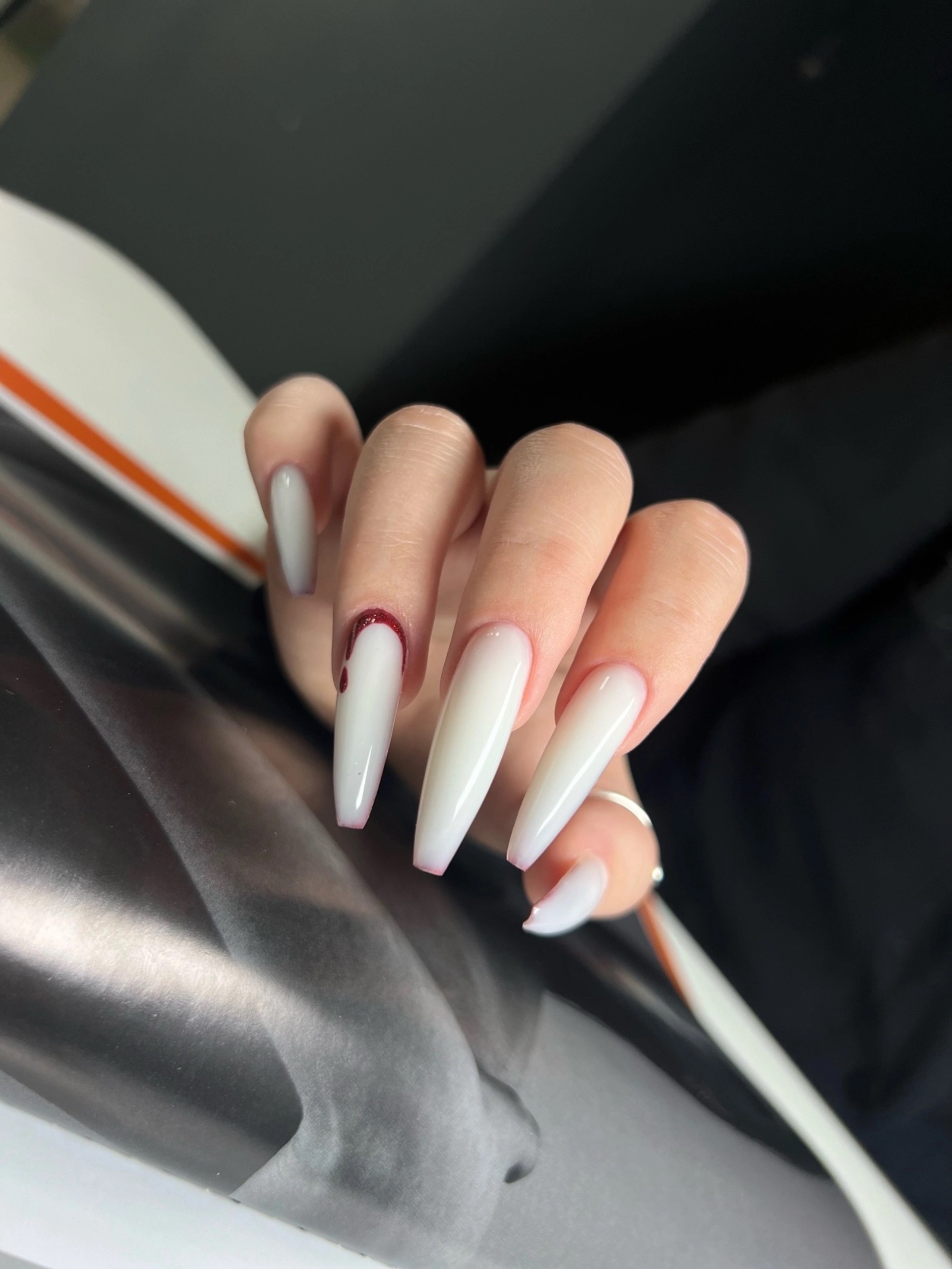 VL nails, салон красоты, Шиллера, 47, Тюмень — 2ГИС